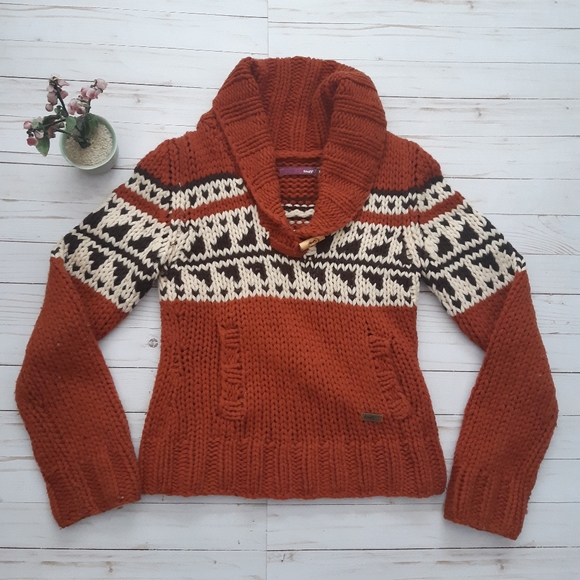 Aritzia Sweaters - TNA 100% Lambswool Reddish Orange Sweater